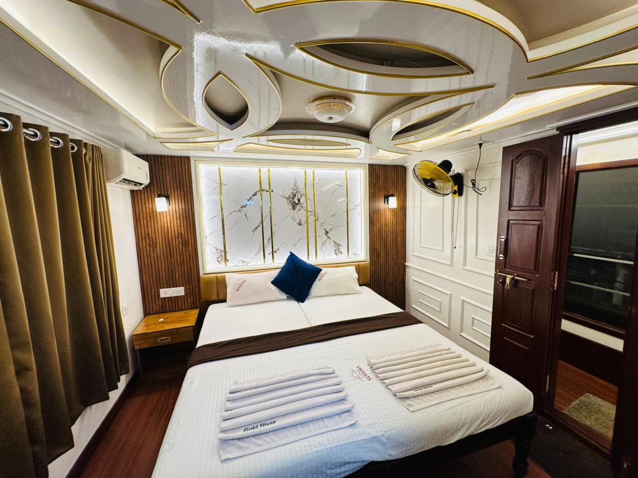 Overnight Cruise